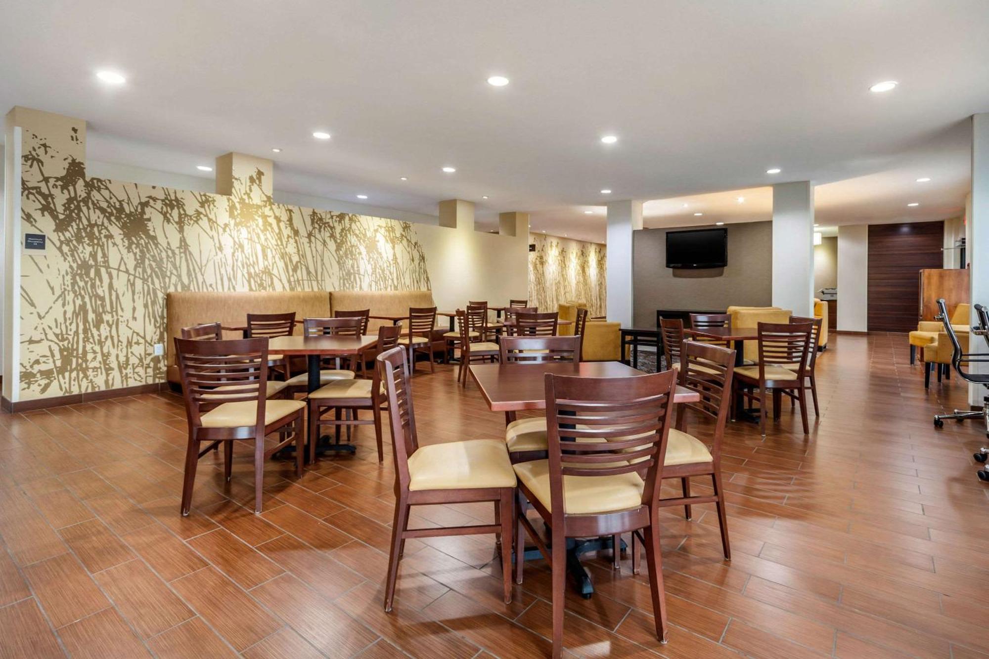 大福克斯阿莱鲁斯中心舒眠套房酒店 外观 照片